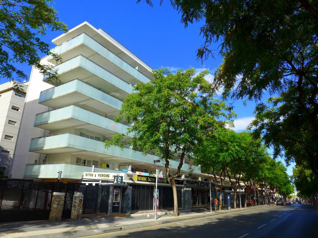 Goya Apartments Salou Bagian luar foto