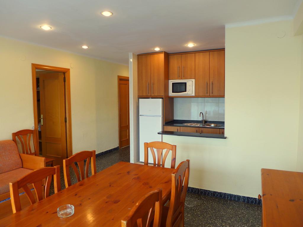 Goya Apartments Salou Bagian luar foto