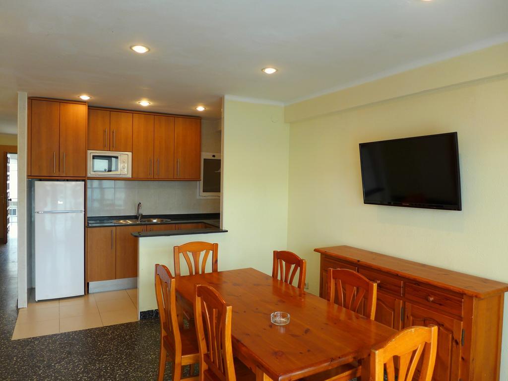 Goya Apartments Salou Bagian luar foto