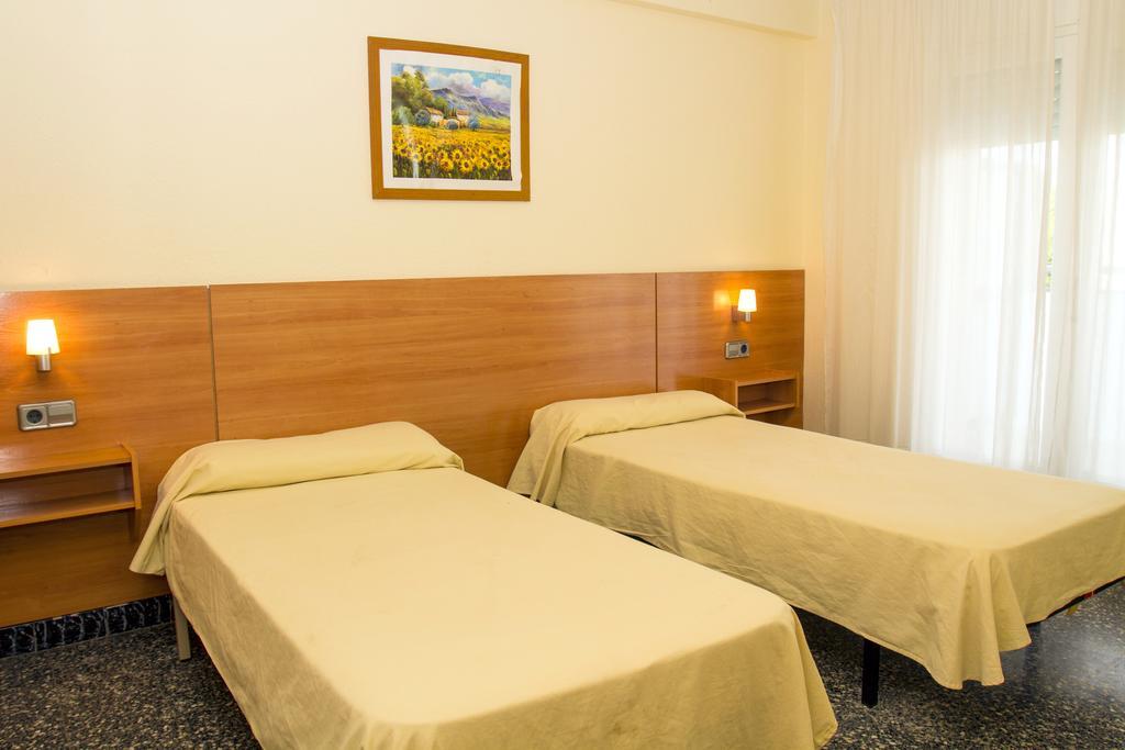 Goya Apartments Salou Bagian luar foto