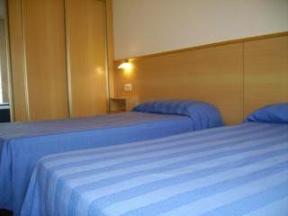 Goya Apartments Salou Bagian luar foto